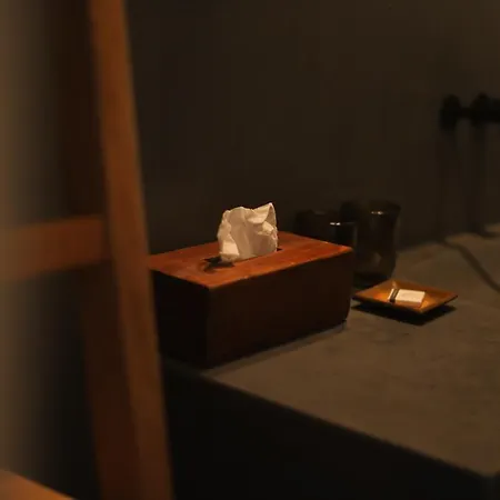 In Gallery & Hotel 3*