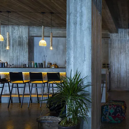 In Gallery & Hotel 3*