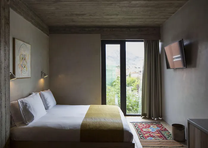 Ξενοδοχείο In Gallery & Κορυτσά