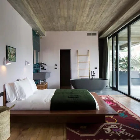 Hotel In Gallery &