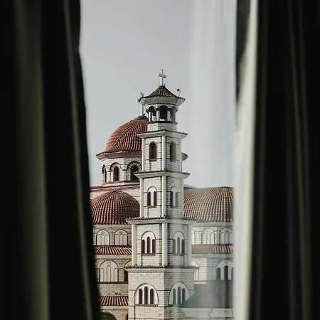 In Gallery & Szálloda Korça