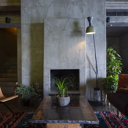 In Gallery & 3* Korça