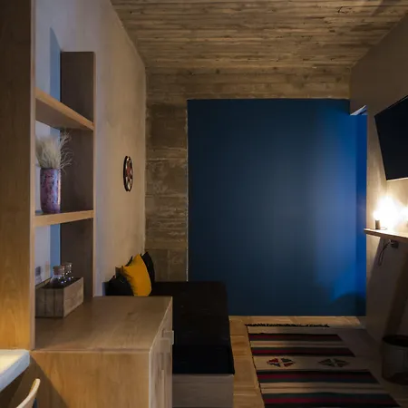 In Gallery & 3* Korça