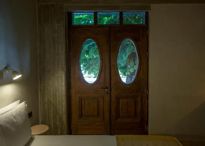 In Gallery & Hotell 3*