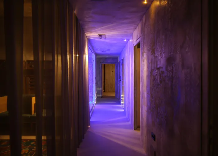 In Gallery & 3*